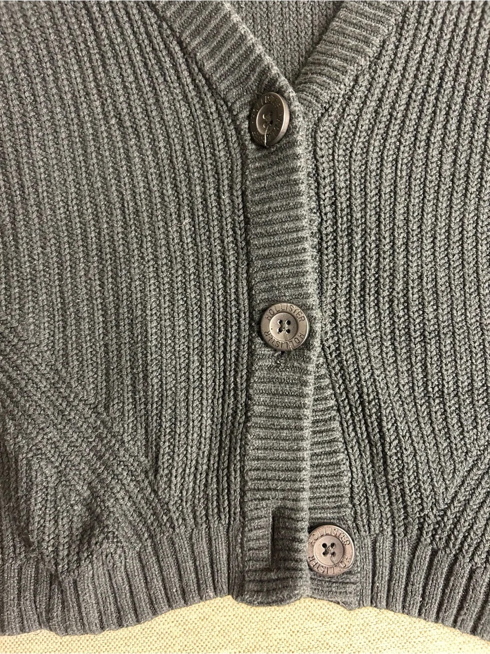 Hollister Black Cropped V-Neck Ribbed Cardigan - Picture 3 of 6